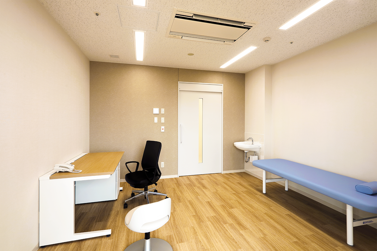 凪の音ホスピタルの診察室の画像です。